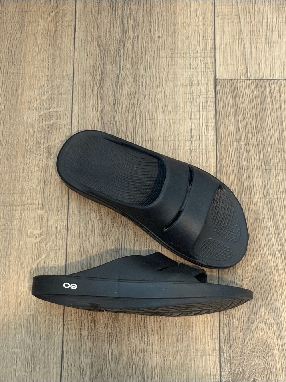 Oofos OOahh Women Size 10 Black Beach Walking Outdoor Recovery Slide Sandals
